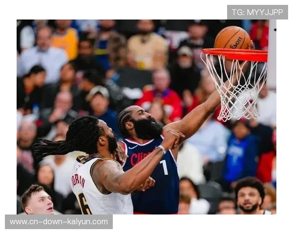 爵士黄蜂对攻战，比分交替领先精彩纷呈